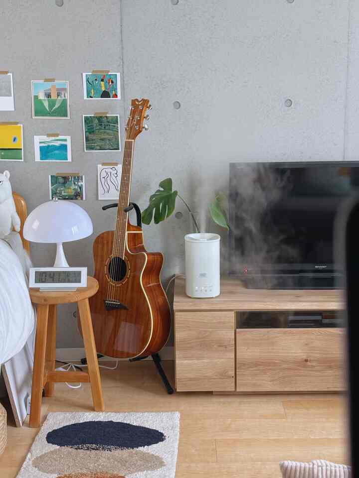 一気に寒くなって乾燥が気になってきた。
上部から給水できる加湿器が欲しくて、Toffyのものをお迎え🫧

どれも良さそうで迷ったけど、一人暮らしだしコンパクトなものがいいなと思ってこちらにしたけど、ビジュも性能も十分すぎた！

#加湿器 #toffy #ナチュラルインテリア #モダンインテリア #モダンナチュラル #ホワイト家具 #家電製品 #冬のインテリア #乾燥対策 #一人暮らしアイテム 