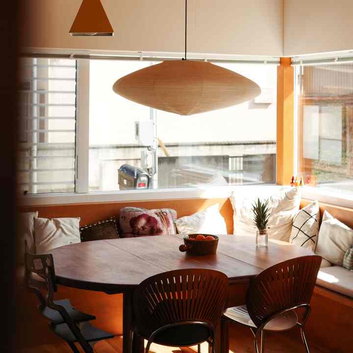 ブラインドを開けるとダイニングに開放感✨
#ダイニング
#コーナーベンチ
#コーナー窓
