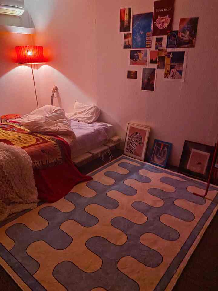 Saat Anda menyalakan pencahayaan tidak langsung favorit Anda, suasana langsung berubah menjadi tempat yang dingin.
　
Pencahayaan tidak langsung ini dijual di Second Street dan saya mendapatkannya seharga 1000 yen 🙆‍♀️ Ngomong-ngomong, ini IKEA
　
　
　
　
　

#Kamar studio #ワンルームインテリア #ワンルームベッド #ベッド #ベッド照明 #ベッドインテリア #ベッドカバー #窓辺 #窓 #1K #初心者インテリア #初めての一人暮らし #間接照明 #間接照明インテリア #かわいいインテリア #カーペット #お気に入りスペース