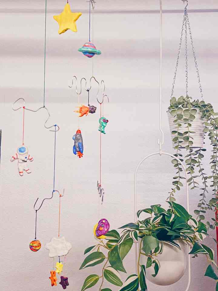 　
モビールを飾りたくて色々探してたけど好みのものを見つけられなかったので、自分で作ってみた♪
　
ちょっと不格好だけど愛着が湧いて可愛い🫶
　
　
　

#アート #アートポスター #ワンルーム #ワンルームインテリア #1K #初心者インテリア #初めての一人暮らし #IKEA #IKEA家具 #IKEA照明 #ニトリ #かわいいインテリア #モビール #手作り #趣味空間 #趣味生活 