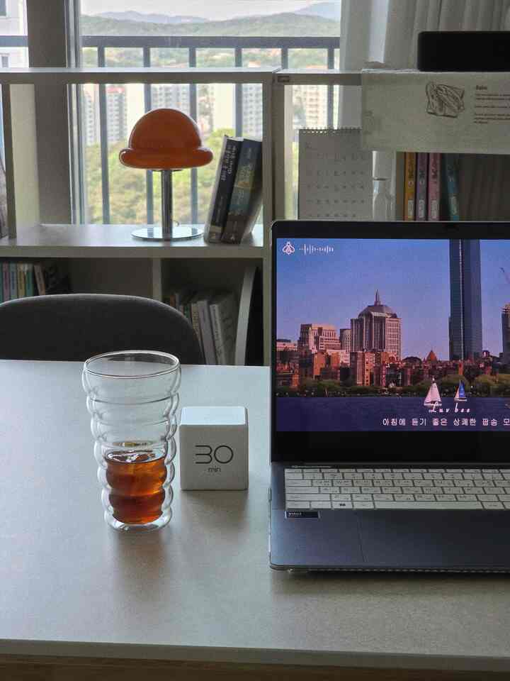 忙しい朝に集中できるようにタイマーを飼っています！ 
集中だけでなく食べ物を調理するときも  #생활꿀템 #타이머 #내열유리컵 #이중유리컵 #생활용품 #생활공간 #맞팔 