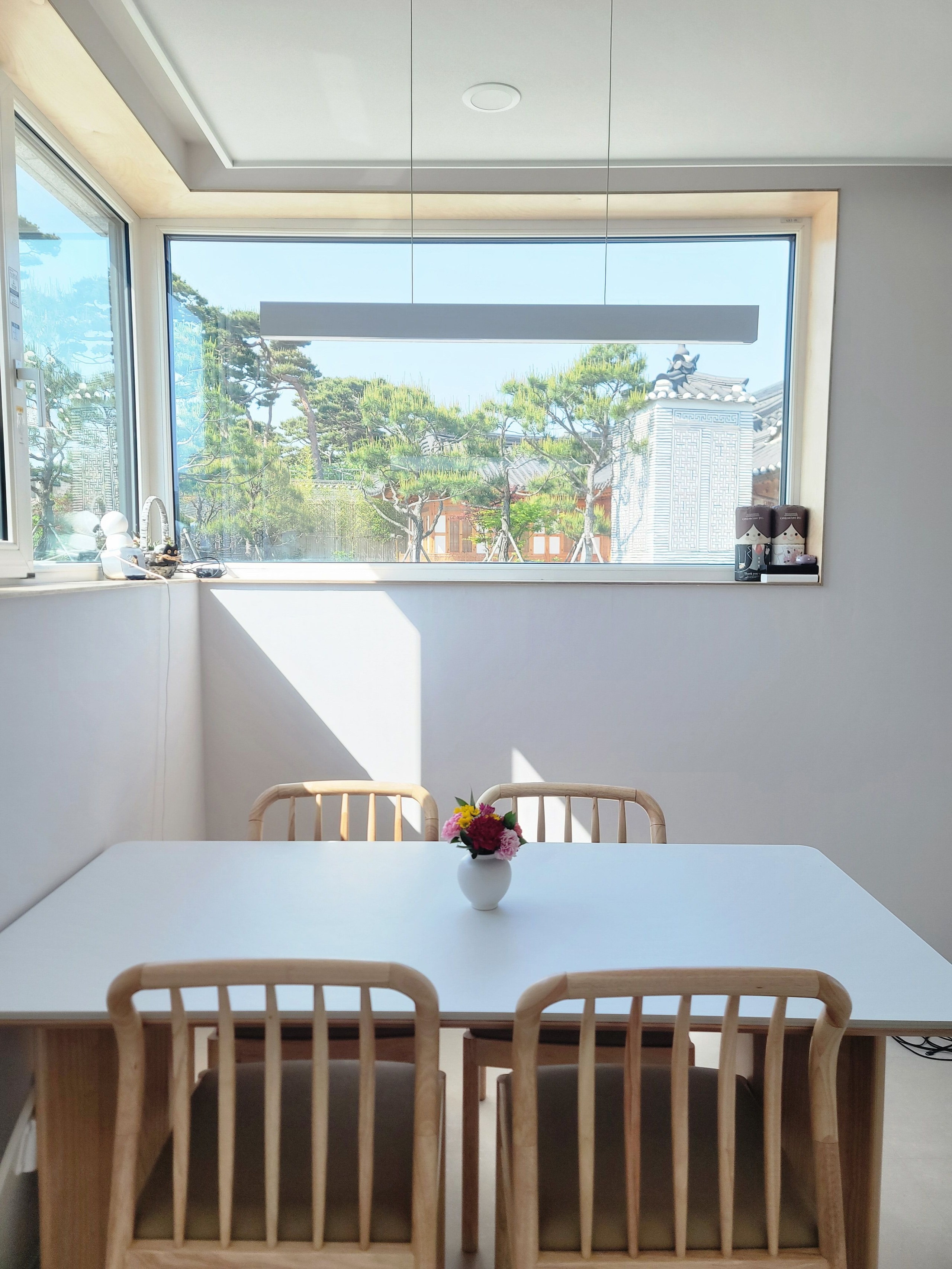 Reversible Ceramic Rectangular Dining Table user photo