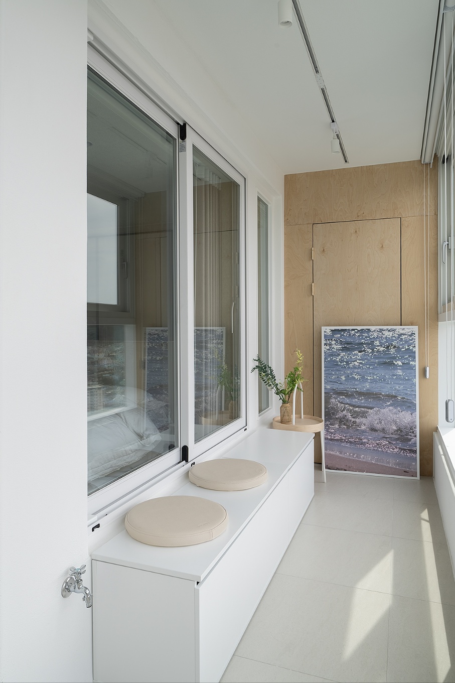 Ocean Wave Foldable Floor Coffee Table user photo