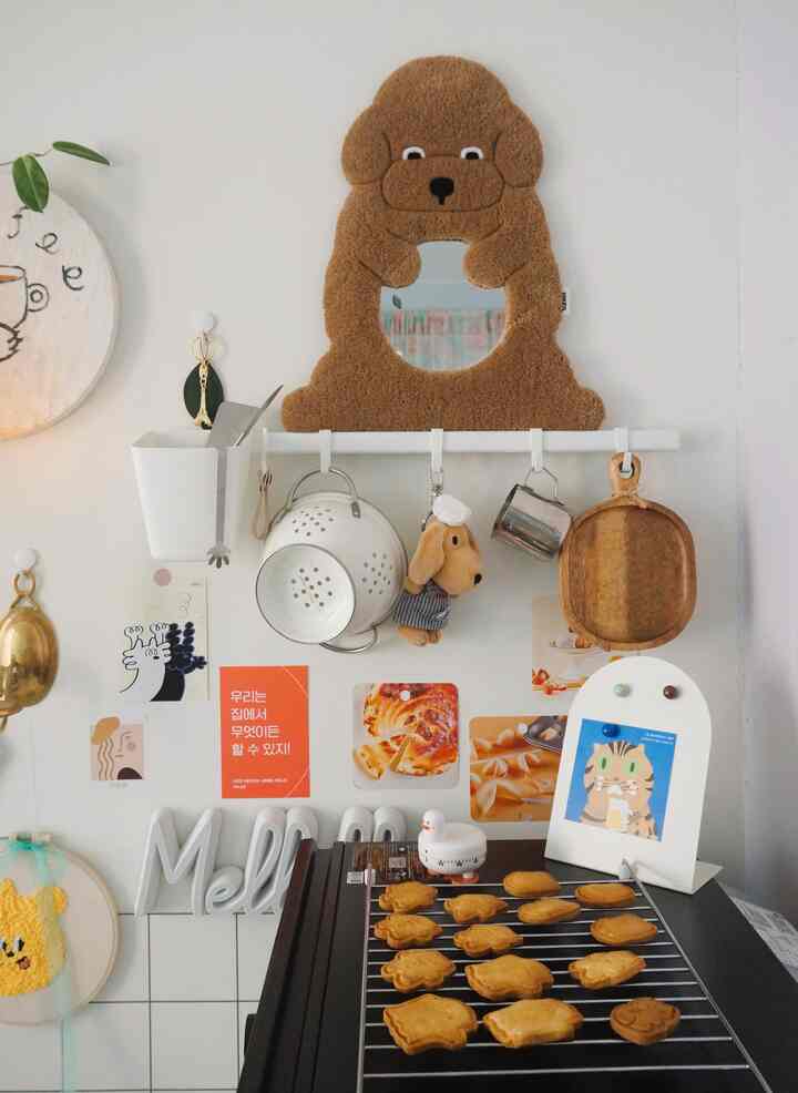 Silakan lihat si manis Louis 🤍
Satu-satunya anjing di rumah tempat tinggal kucing 🐶
Maukah Anda melihat gantungan kunci lucu saya dengan telinga menghadap ke bawah yang menarik? 

#Kontes Gantungan Kunci #맞팔 #귀여운소품 #법랑채반
#Rumah Modern #걸이 #벽꾸미기 #플랜테리어 
#Madagascar Jasmine #키링 #키링추천 
#Orsite #레터링 #홈카페 #작은집인테리어 
#Apartemen yang Dibangun #셀프인테리어 #셀프페인팅 
#Kue #고양이 #주방레일 #걸이수납 #수납정리