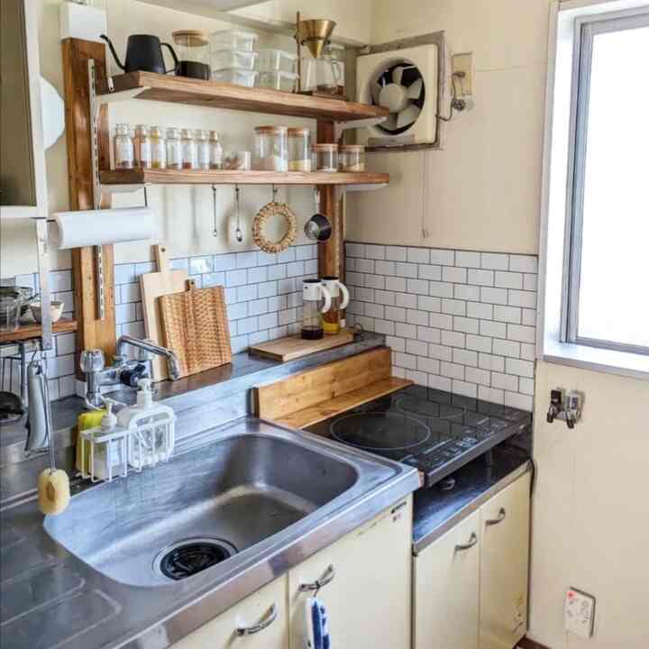 築54年リノベなし団地のキッチン 👩‍🍳

DIYでおしゃれ可愛いキッチンにしました ☺️
#団地 #団地暮らし #築古物件 #キッチン #キッチンdiy #DIY 