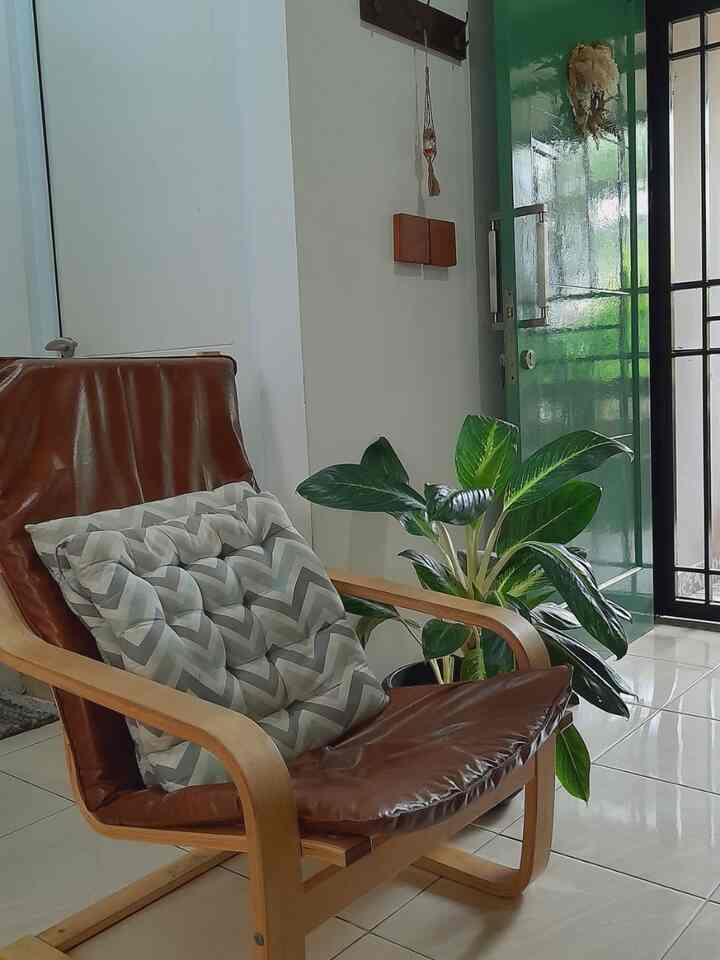 #livingroom #vintage #poangikea #kursisantai #homeinspo #ruangtamu #livingroominspo #tinyhouse #72mpersegi 