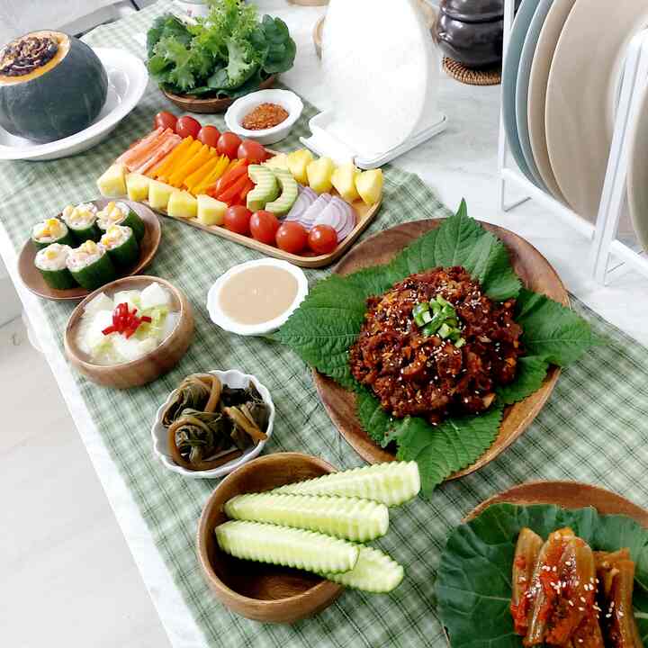 #나의첫기록 日曜日も出勤する夫のために 
昼食
私はニュースに行き、夫は大食家です。 
私は手が小さい 
夫の量を合わせることはできません。
だから 
私がしてくれたご飯を食べたら食べた後
いつもおなかがすいている新郎のために、
それでもたっぷり詰まっています。 
#ウォルナムサム 
#メイド
#健康
#おにぎり
#自宅で一番忙しい
#スイムボウル
#ウッドボウル