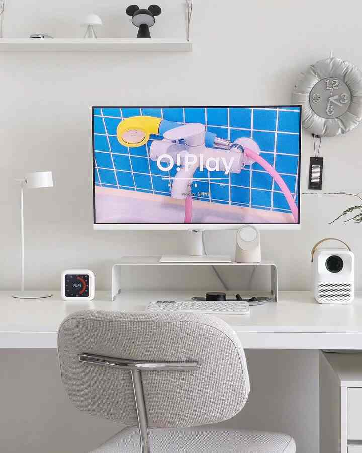 #데스크테리어족 Timer saved by shorts😎

I'm the busiest person at home these days
After sending the kids to school, I quickly clean up the house
I wash my face, do morning skin care, and apply sunscreen before sitting at my desk

I have a lot to do, so I have to finish everything by 5 o'clock when I start preparing dinner

But sometimes, I'm human, so I go on YouTube to choose music and get lost in cat shorts

(I'm a dog momㅠ)

You really shouldn't tell your kids to watch it.

This is the ultimate timer that you need at those times
The red pillar disappears in real time

When I watch it, my heart races

So I turn off the shorts screen and focus on what I have to do

Since it can be set to up to 11 hours and 59 minutes in silence

I think it'd be great for those who need a lot of concentration time!🫶.

#Followback #데스크테리어 #데스크소품 #데스크셋업 #데스크인테리어 #데스크꾸미기 #모니터받침대 #모니터추천 #데스크조명 #책상조명 #서재꾸미기 #서재책상 #공부방인테리어 #공부방책상 #공부방꾸미기 #수험생 #타이머 #공부템 #공부책상 #공부용 #40평대인테리어 #40평대아파트인테리어 #40평대아파트 #40평대리모델링 #아파트인테리어 #타워형아파트 #화이트인테리어