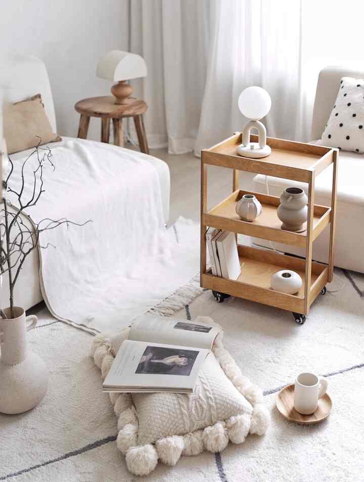 Do you only store things in a trolley?
I'll tell you some great tips for using a trolley🙂
Every time you take a picture of your house,
it's hard to move the props around, right? In order to take the prettiest pictures, setting is essential, right? ㅎ
Stop going back and forth every time,
and make a prop trolley
You can display the props you want to set up and move them all at once,
so setting up the pictures is funㅎ
If possible, buy a trolley that matches the color of your house
You can display it like a shelf when you're not taking pictures,
and when you're taking pictures, just drag the trolley around,
so it's perfect for a lazy person like me😆

#How to use a trolley #우드인테리어 #우드화이트 #화이트우드 #거실 #트롤리 #우드트롤리 #우드선반 #거실데코 #거실인테리어 #아파트인테리어 #타워형아파트 #아이가있는집 #우드소품 #우드 #패브릭소파 #화이트거실 #맞팔