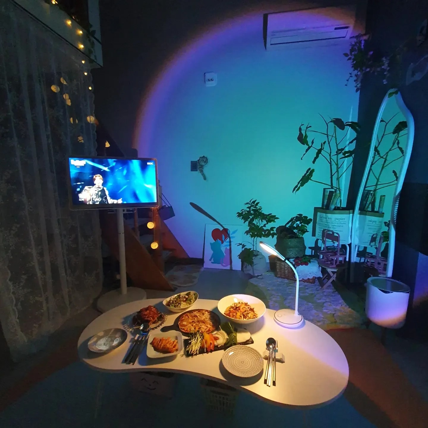 Monde Wave Folding Floor Table user photo