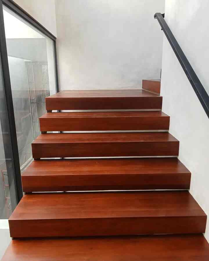 tangga kayu @_livingwood
#tanggakayu #kayumerbau #tanggakayumerbau