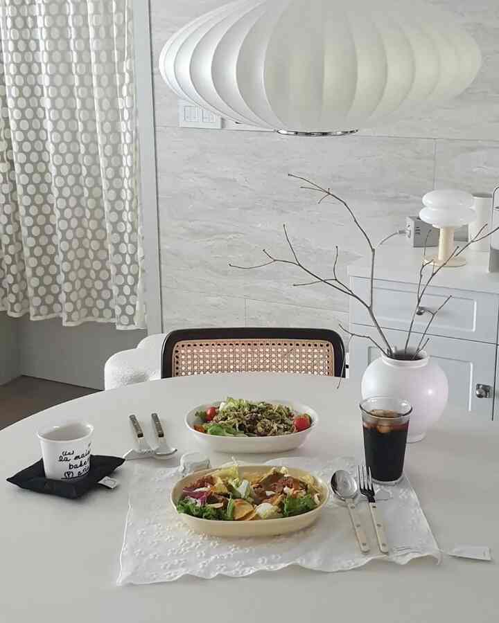 #プレーティング必殺技

製剤はトヨムに熱が続き、 
疲れているのか漬けてから味が落ちてご飯を食べるのはとても面倒ですよ🥺🥺

冷蔵庫に何があるか探してみると簡単に食べられるポケットサラダあって一食後ダダクよく手に入れて食べました！
普段もサラダは好きでよく食べますが、食材ひとつひとつ全部用意するのはとても面倒でしたが、要件の種類も21種なのでお好みで選んで食べることができ、サラダもあまりにも冷たいので開いてみてびっくりしましたよ✨

私はすぐに食べることができるので本当に簡単です。
軽い服装である夏に健康も取れば健康なサラダで一食食べればとてもいいと思います:-)

@pocketsalad_official
メキシカンタコサラダ/ガーリックペッパーローストチキンアイスサラダ/バジルペスト豆腐綿サラダ

＃ポケットサラダ＃サラダ＃サラダレシピ＃朝メニュー
＃食事メニュー＃夏の食事＃食事の管理
＃ホームスターグラム🏠＃ホームスタイリング＃ホームカフェ遊び
#hone #homedecor #homebrunch #homesweethome #homestyling #homecafe