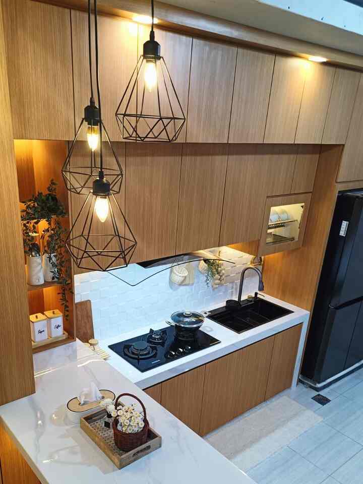 Suasana Dapur Ketika Malam🌔
Ini adalah dapur ke2 ku setelah dapur Pinky ku, aku punya 2 dapur di rumah, pertama adalah dapur pinky di mana hari hari aku memasak di sana, dan ini adalah area bersih dapur ku, yaaa bisa di katakan ini adalah dapur bersih nyaa, hanya unk ngonten+ memasak seadanya+mencuci Seadanya, tapi aku ttp syg dgn ke 2 dapur ku itu, cuma dapur ini adalah spot yg aku inginkan dari dulu 🤍 welcome dapur idaman ku🤎
.
.
.
.
#BTNOAS8 #dapurmodern #dapurantik #dapur #dapurminimalis #dapurimpian #dapurkayu #homedecor #inspirasidapur #printilandapur #idedapurestetic  #dapurestetic #dapurbymomza