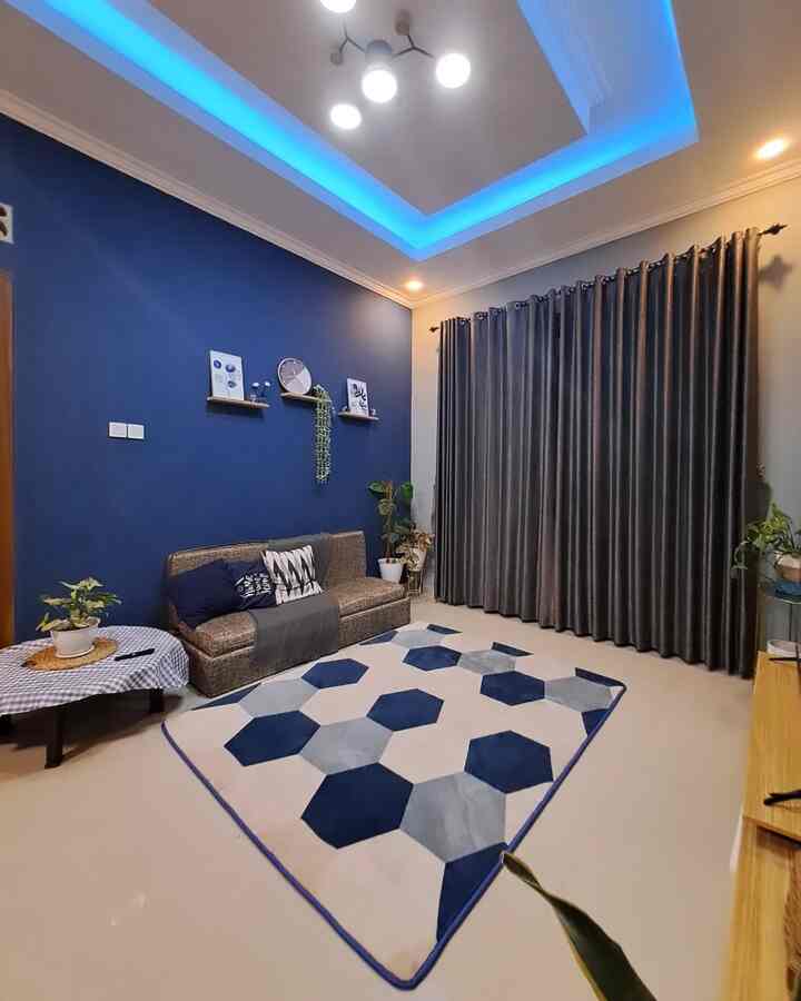 Ruang keluarga minimalis bisa diciptakan dengan penggunaan tanaman hias indoor sebagai aksen dekorasi.
Dekorasi tanaman hijau di dalam rumah, selalu menjadi pilihan yang tepat karena dapat membuat desain hunian lebih cantik dan hidup serta dapat menciptakan ruangan yang memiliki kualitas udara baik.
#desainrumah
#ruangkeluarga
#ruangkeluargaminimalis
#inpirasirumah


