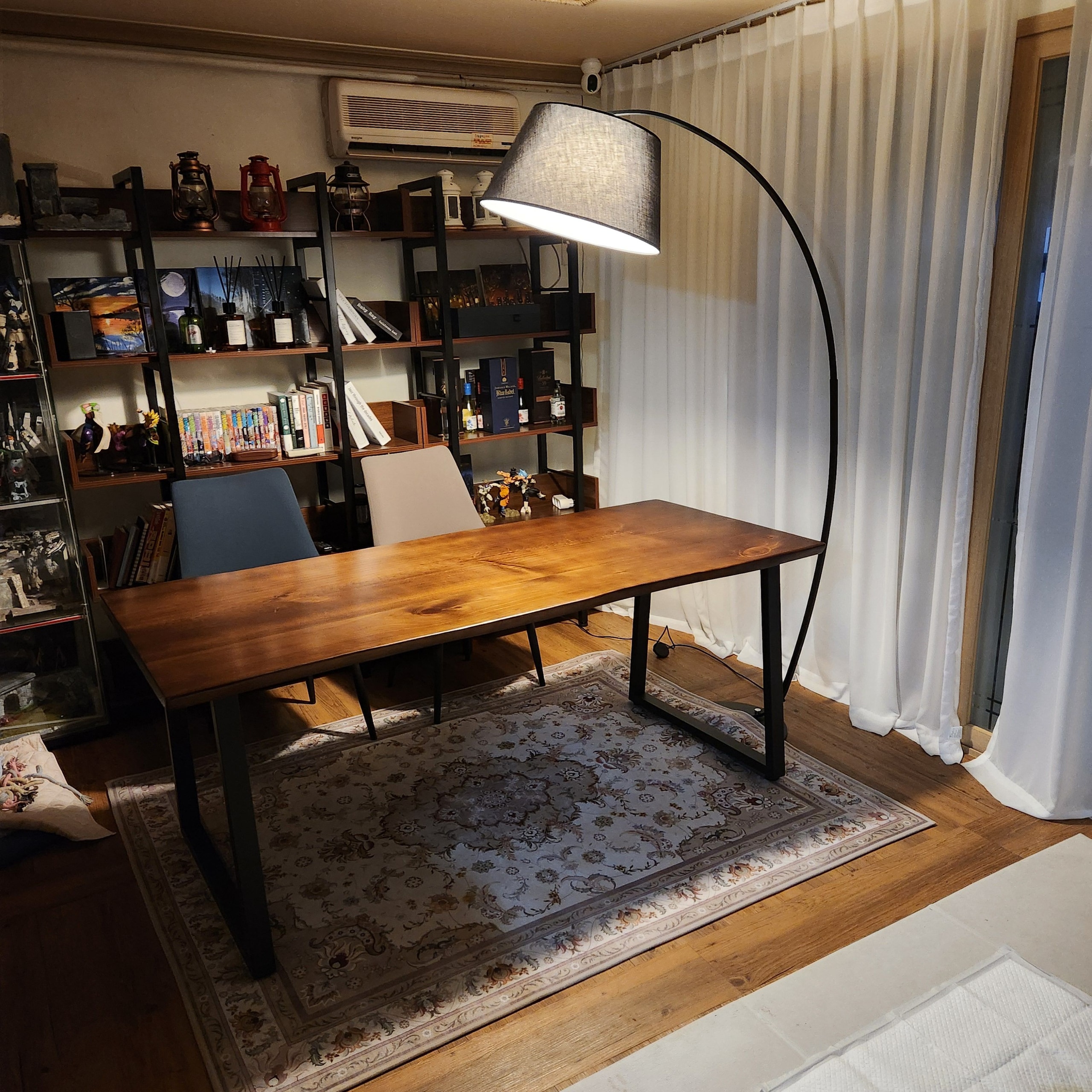Wooden Slab Dining Table user photo