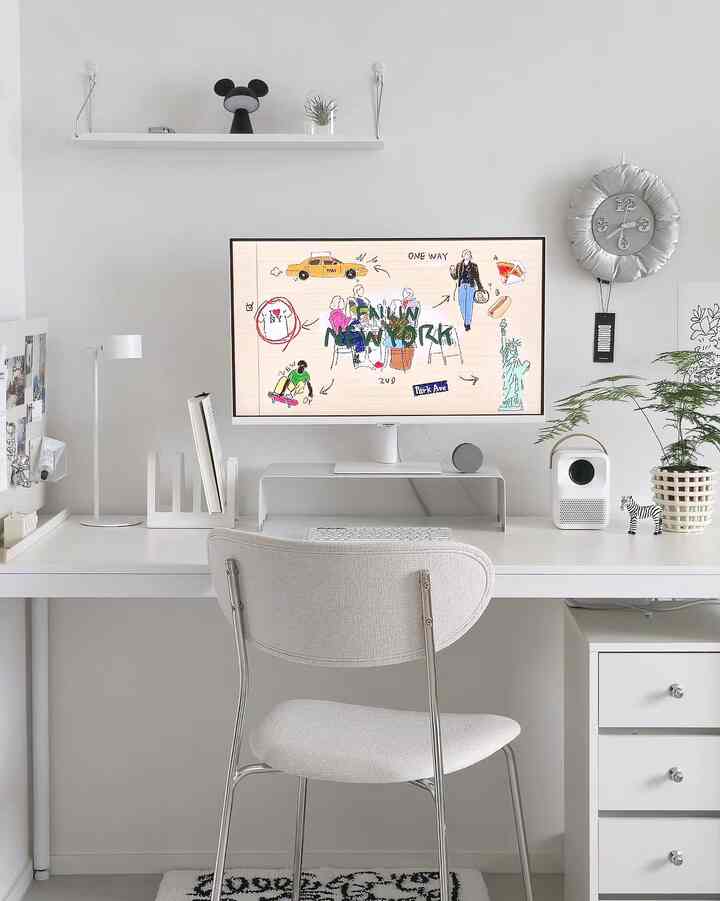 Wireless earphones that are popular these days🎧
The round and cute design is pretty
It's a focal point for the white desk interior
It's always with me when I listen to music or watch videos that I've missed

#Followback #예쁜템최고야 #집에서제일바빠 #블루투스이어폰 #오늘의우리집 #나도크리에이터 #오늘장면한컷 #데스크테리어족 #조명 #요즘뭐샀니 #여름준비템 #인테리어의꽃은조명 #데스크테리어 #데스크 #데스크소품 #데스크셋업 #데스크인테리어 #책상꾸미기 #책상추천 #모니터추천 #모니터거치대 #모니터받침대 #삼성모니터 #방꾸미기 #무타공선반 #책상조명 #화이트인테리어 #40평대인테리어 #40평대아파트인테리어