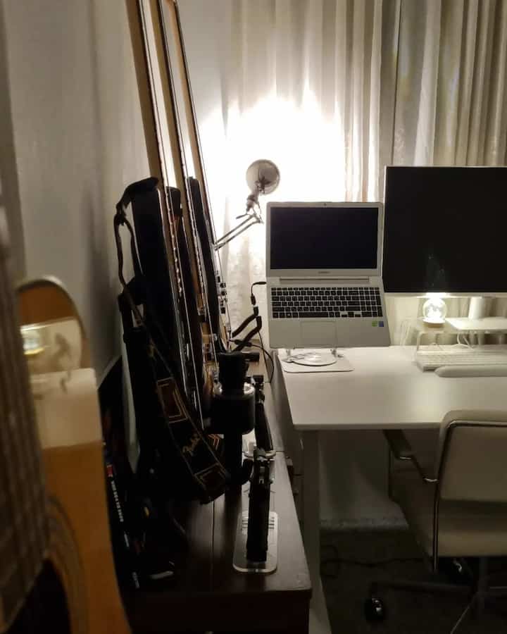 アクリル モニター台を使ったコーディネート 3