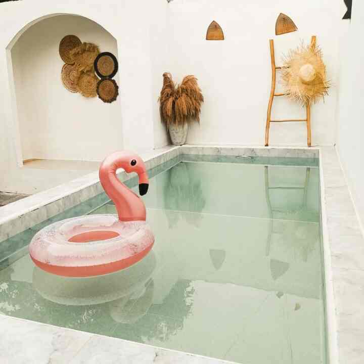 Backyard ala villa 🏠

Rumah 2 petak yang awalnya kami beli dengan denah yg memanjang kebelakang mempunyai sisa lebihan tanah sebesar 6*5 m. Awalnya bingung sisa lebihan tanah ny mau di renovasi tambah ruangan atau backyard..Akhirnya kami sepakat bikin backyard dengan plunge pool mini versi kami untuk tempat refreshing dan bermain anak anak..
Backyard ini terinspirasi dari desain villa ala mediterania di Bali.. Dengan tambahan dekorasi aesthethic kerajinan lokal seperti tangga kayu, placemate, vas beserta bunga pampas dan topi jerami melengkapi dekorasi backyard ala ala ini 😉

#BTNOAS8
#backyard
#pool
