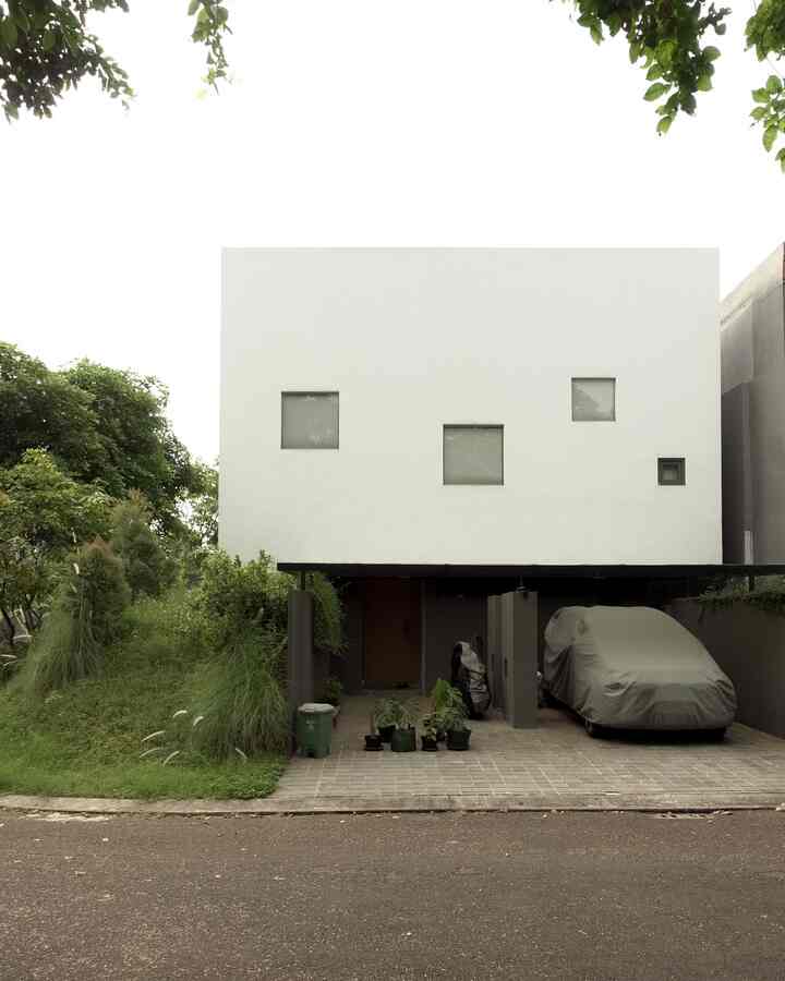 Rumah yang ideal bagi kita adalah yang nyaman dan nyaman, dengan warna-warna alami ditambah area hijau untuk tanaman kita 🤍

#MyHomeStory #MiniHouseTour #CeritaRumahku #IssetHouse #InspirasiRumah #DekorRumah #Facade