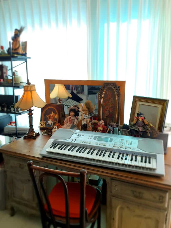 ▪︎▪︎▪︎♥︎ON.GOD♥︎あらゆる種類のヴィンテージ▪︎▪︎▪︎
■▪︎ On.God ♥︎ いろいろな種類のヴィンテージ▪︎■

＃ビンテージリビングルーム＃今日の私たちの家＃今日のシーンカット 
＃すべてのビンテージホーム未完成のリビングルーム＃ビンテージ人形
＃ビンテージインテリア＃ビンテージ小道具＃ビンテージ照明 
＃あらゆる種類のビンテージノウハウ＃あらゆる種類のビンテージ活用法


太陽の日差しが窓辺に入ると…、🌄

本当に暑いですね🤪🥵

最近の天気はとても暑くなければなりません。

普段はエアコンを締めてください。 
換気が難しいので、
旦那出勤／子ども登校登院をしてから、

いろいろな種類のビンテージホームで一人になる時は
このように窓を開けて換気をさせてください。
: ) ♥︎


いろいろな種類のヴィンテージが飛び交う…♥︎
ヴィンテージムードが興奮した…♥︎
水玉の《いろいろな種類のヴィンテージホームリビングルーム》です。


          「楽天主義ヴィンテージラバー」 
       どうやって文章が楽しかったですか？ 😜
          私のプロフィールリンクに入ります 
《いろいろな種類のビンテージ》リトリーに購読してくれます♡


＃ビンテージピアノ＃電子ピアノ＃CASIO＃ピアノ
＃ピアノインテリア＃ピアノ付きリビングルーム
＃あらゆる種類のビンテージ小道具＃あらゆる種類のビンテージインテリア
＃ビンテージインテリア＃ビンテージ＃パリ＃ビンテージラベル＃ビンテージイメージ＃ビンテージキッチン＃フランスパリ＃パリ
＃フランスヴィンテージ＃パリ感性
＃すべてのビンテージ♥︎
#ヴィンテージホーム♥︎


いろいろな種類のヴィンテージが飛び交う…、 
白っぽいほこりがたまっているようですが、
ヴィンテージムードが興奮した…♥︎

▪︎▪︎▪︎♥︎ON.GOD♥︎あらゆる種類のヴィンテージ▪︎▪︎▪︎
■▪︎ On.God ♥︎ いろいろな種類のヴィンテージ▪︎■
