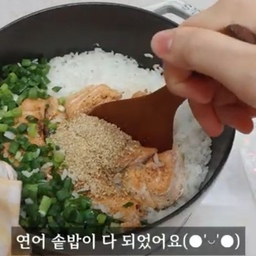 #내돈내산
저의 네 번째 내돈내산 아이템은 #스타우브아시아볼  이예요.
국 끓일 때 찜 할때 특히 솥밥 할때 손쉽게 근사한 요리가 만들어 져요.😊
#만능템
#홈스타그램 #집스타그램 #요리는템빨 #주방추천템
#오홈스토랑 #스타우브 #냄비추천 #육아일상 #맞팔 #ftc7기이야기 #마미라라