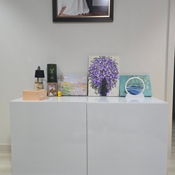 #우리집포토존
서재방 정리하면서 현관 앞으로 옮긴 수납장!
예쁜 포토존이 되었답니다☺️
#신혼부부일상 #신혼집 #신혼집인테리어 #명화 #인테리어 #명화인테리어 #모래멍 #내가그린그림 #숨어있음 #벽꾸미기 #현관앞꾸미기 #신혼부부 #현관앞 #우리를반겨주는 #예뻐