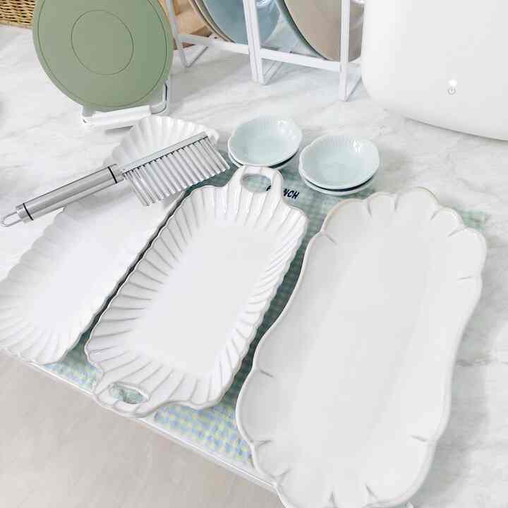 #살림살이
Welcome Mission Week 4
I bought this many dishes with the 35,000 points I've accumulated in the 3 months since I uploaded content to Ojip

It's similar to the Stabline that I have, so I think it'd be good to use them together

I'm collecting points again
Honestly, no matter how many photos I upload

I don't get any profit, and it's in the hundreds ㅋㅋ
Please, I wish I could make some profit ㅠ.ㅠ
I'm writing challenges or product reviews

And this time, I got 10,000 points by being in the top 300 in the Ojip 10th anniversary comment writing event^^
And I'm working hard on the current welcome mission because it gives me so many points

The wave pattern knife is used to cut acorn jelly, potatoes, cucumbers, avocados, and tofu
and it's good for shaping ^^
I use it often
I cut everything that can be cut ㅋㅋ

I finished this week's mission safely
I always feel like I've finished my homework
Mission requires brains I can do it lol 
Today is another day of realization 
#WelcomeMissionWeek4
#PointRoSanGriddles
#VintageGriddles
#MutualFollow

