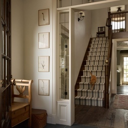 🏡 오늘의집  : ) ♥︎온갖빈티지♥︎
                           ▪︎On.God.Vin.T.G▪︎
pinterest.
Home Tours
An 80s Tudor Turned Charm-Filled Family Home
When you take an 80s Tudor-style exterior, a client with a penchant for Cape Cod and Arts and Crafts styles, and a strong design direction from firm Freestone & Smith, you get a storied and distinctive space filled with personality, charm, and impactful details. Today’s home tour was a full remodel to add dimension and function to the client’s home and bring cohesiveness to the interiors.
💚 이 세상은 빈티지빈티지하다  🧡
당신은 빈티지 러버인가요?
빈티지 그릇 콜렉터인가요?
집 꾸미기를 좋아하시나요?
♥︎온갖 빈티지♥︎ 홈 카페로 놀러오세요!  :)
🏡 오늘의집  : ) ♥︎온갖빈티지♥︎
                           ▪︎On.God.Vin.T.G▪︎
  '낙천주의 빈티지 러버'의 
        핀터레스트 이미지가 맘에 드시나요? 
             제 프로필 링크로 들어오셔서 
     《 온갖빈티지 》 리틀리 구독해주떼용♡
#paris #cafe #카페인테리어 
#빈티지 #홈카페 #HOMECAFE 
#빈티지인테리어 #빈티지포스터 #IKEA #interior  #빈티지수집가 #빈티지러버 #빈티지사랑 
#빈티지커튼 #빈티지주방
#핀터레스트 #핀터레스트이미지 
#프랑스파리 #파리 #프랑스빈티지 #파리감성
#온갖빈티지♥︎
#온갖빈티지홈♥︎
온갖 빈티지가 난무하는...♥︎
빈티지 무드가 흥건한...♥︎
▪︎▪︎▪︎♥︎ON.GOD♥︎ 온갖 빈티지▪︎▪︎▪︎
■▪︎ On.God ♥︎ 온갖 빈티지▪︎■
