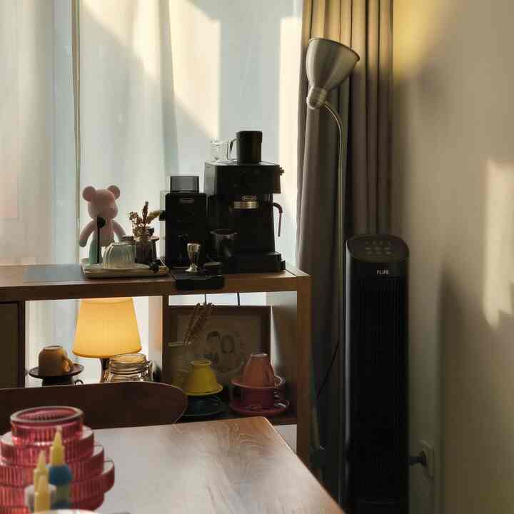 Tempat favorit saya: #CoffeeCorner
#HomeCafe #RuangMakan #NgopiDiRumah