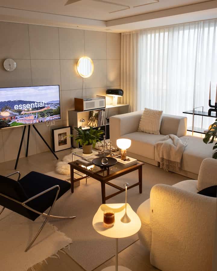 🏡📷🍂🪔

#25 pyeong living room #25평아파트 #25평인테리어 #25평거실인테리어 #25평 #온라인집들이 #랜선집들이 #나도크리에이터 #내돈내산 #내돈내산추천템 #내돈내산인생템 #내돈내산템 #예쁜템최고야 #오늘장면한컷 #오늘의우리집 #거실인테리어 #거실 #거실러그 #거실소파 #거실장 #모듈소파 #탈로리피 #무선조명 #거실조명 #라운지체어 #라운지소파 #1인소파 #부클레소파