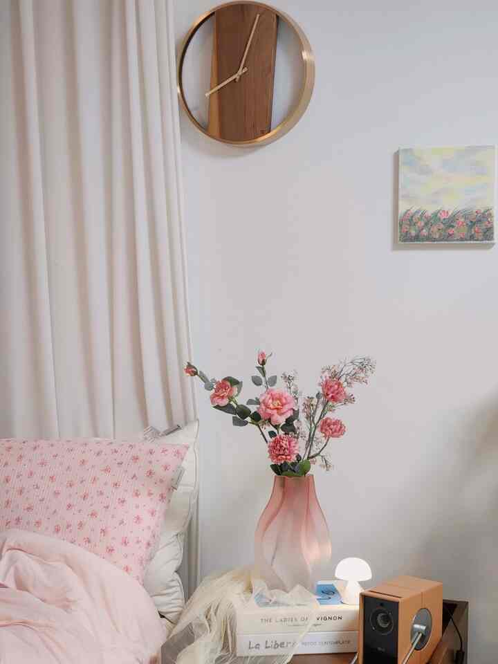 つぼみ ガラス花瓶［3色］を使ったコーディネート 3