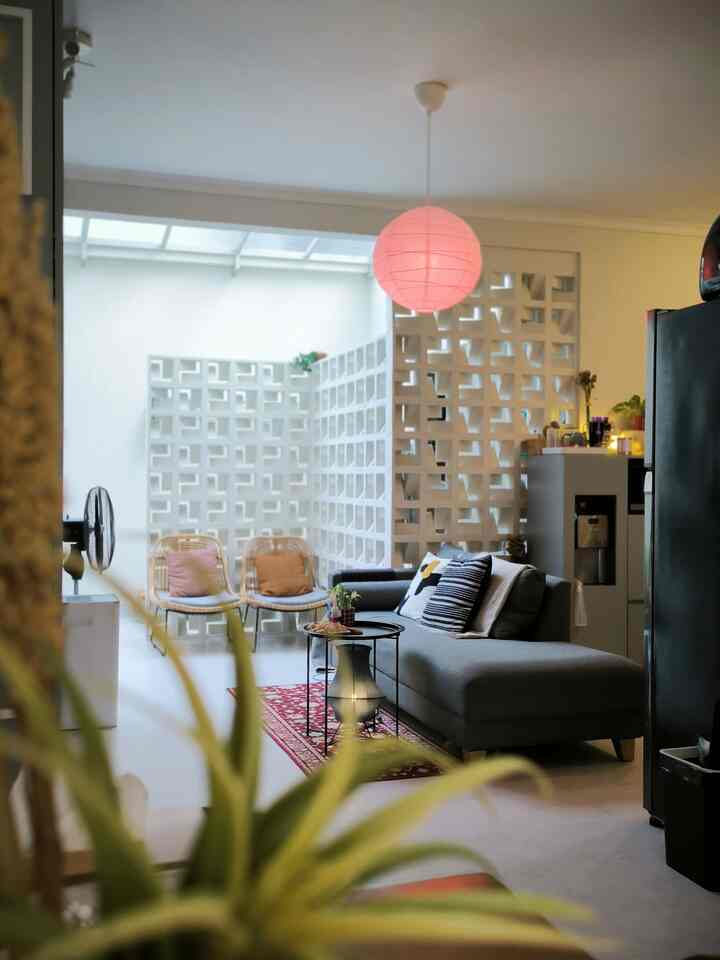 AFTER, BEFORE.
Tanpa mengubah struktur bangunan, kami menyegarkan rumah kami hanya dengan mengganti material yang rusak (dan menambahkan sunroom).
Ketika merenovasi rumah, kami mengusahakan material yang timeless untuk rumah yang lebih sustainable. Misalnya, dengan memilih granite tile warna terang bertekstur matte yang mudah dirawat, cat dinding netral agar ruangan terasa lebih luas dan cerah, hingga memilih furnitur yang mampu mengakomodasi kebutuhan keluarga kami. Selain itu, mengganti layout ruang juga dapat memberi dampak besar. Contohnya, pasca pandemi, kami menukar dining area dengan living area. Hal ini menghadirkan flow yang berbeda di rumah kami, menjadikannya lebih welcoming.
#Renovasi #DiningRoom #KitchenSetMinimalis #LantaiGraniteTile #CatDindingNetral #HPLMinimalis #FurniturLokal #SmallChangesBigImpact #InspirasiRenovasi