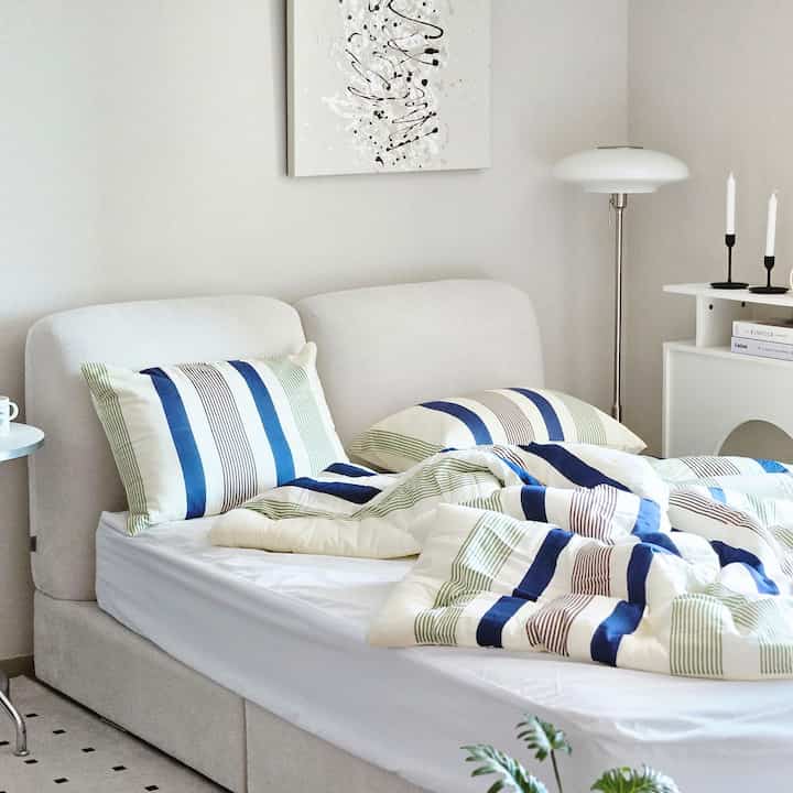 #제품제공

Rekomendasi perlengkapan tidur yang bisa digunakan sepanjang tahun🛏

Dalam cuaca dingin
Saya mengganti tempat tidur dengan selimut modal 100% yang lembut dan nyaman😊

Menangkap pemandangan lesu dan sunyi di luar jendela
Dibuat dalam warna off-white, hijau, coklat, dll.
Dengan perasaan bersih
Melihatnya saja membuatku merasa hangat.
Set Selimut Empat Musim Origo Modal🤍

Gulungan udara tebal setebal 8 ons
Hangat di tengah musim dingin, nyaman di pertengahan musim,
Baik digunakan sepanjang tahun kecuali pertengahan musim panas❤️

Bahan katun empuk ditambahkan pada bagian depan sarung bantal.
Mulai dari keringat, minyak, dan polutan
Dapat menjaga sarung bantal tetap bersih dan terlindungi,
Saya sangat menyukainya karena lembut dan halus dengan bantalan kapas😍

Tidurlah di bawah selimut Modal sepanjang musim yang lembut dan nyaman dari Origo.
Istirahat nyaman dan tidur nyenyak dijamin setiap hari~

Ini sempurna sebagai item interior kamar tidur yang nyaman dan bergaya.
Saya juga merekomendasikannya sebagai hadiah untuk keluarga dan teman🎁

#Rekomendasi hadiah bebas kegagalan #차렵이불 #침구추천 #오리고 #차렵이불세트 #모달이불 #모달차렵이불 #사계절이불 {8 #Interior Kamar Tidur} #침실스타일링 #이불세트 




