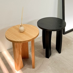 ▪️Poli Side Table
각각 다른 두께, 모양, 방향으로 이루어져 다채로운 모습을 연출할 수있는 사이드테이블입니다.
거실 침실 상업공간 상관없이 오브제의 역할로  분위기를 달리 할 수도 있어요.
✔️세가지 색상 준비되어있습니다.
✔️공식홈페이지 회원가입시 2만원 적립금 지급
@cloud.artfurniture #구름가구 #원목가구 #가구 #수제가구 #디자인가구 #인테리어가구 #가구디자이너 #신혼가구 #테이블 #사이드테이블 #스툴 #furniture #design #woodenfurniture #stool #sidetable