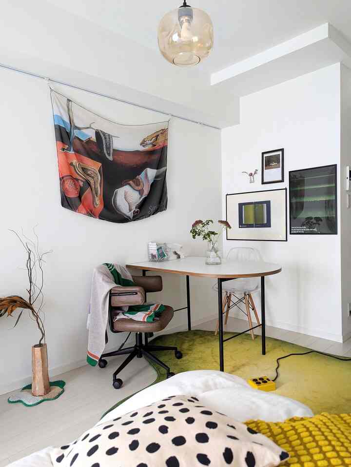  新しいオフィスチェアが仲間入り🤎
インテリアになじむもので、
かつテレワークが多いから、
座り心地がいいものを探していたら、
ニトリでこのオフィスチェアを発見！
#チェア #椅子 #椅子おすすめ #オフィスチェア #オフィス雑貨 #ニトリ 