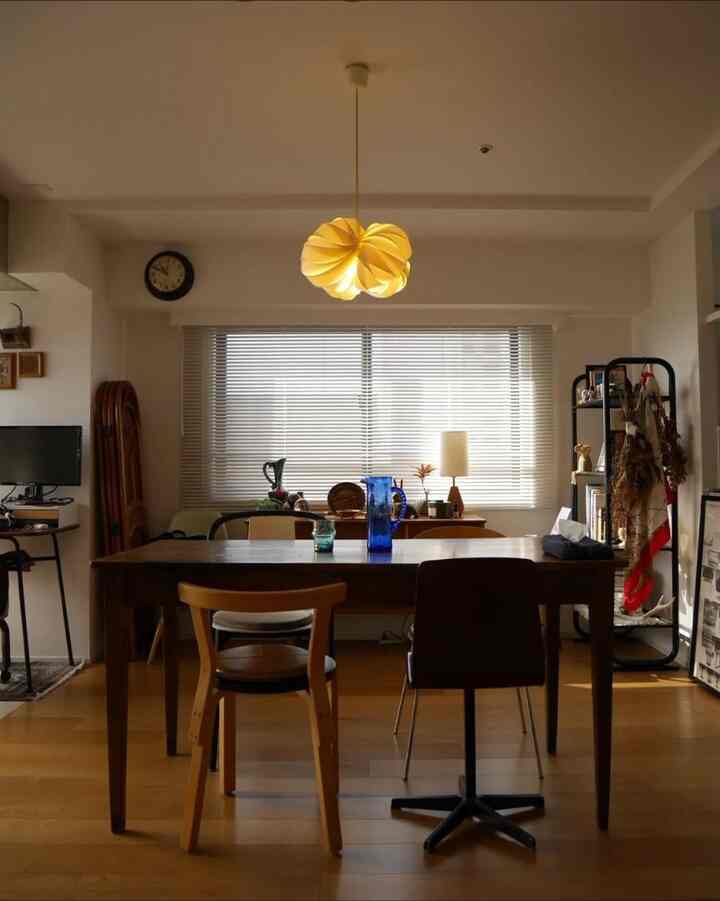 引っ越しして2年が経過。
#リビングダイニング #ダイニングテーブル #ペンダントライト #丸光商店 #innovator #vintage