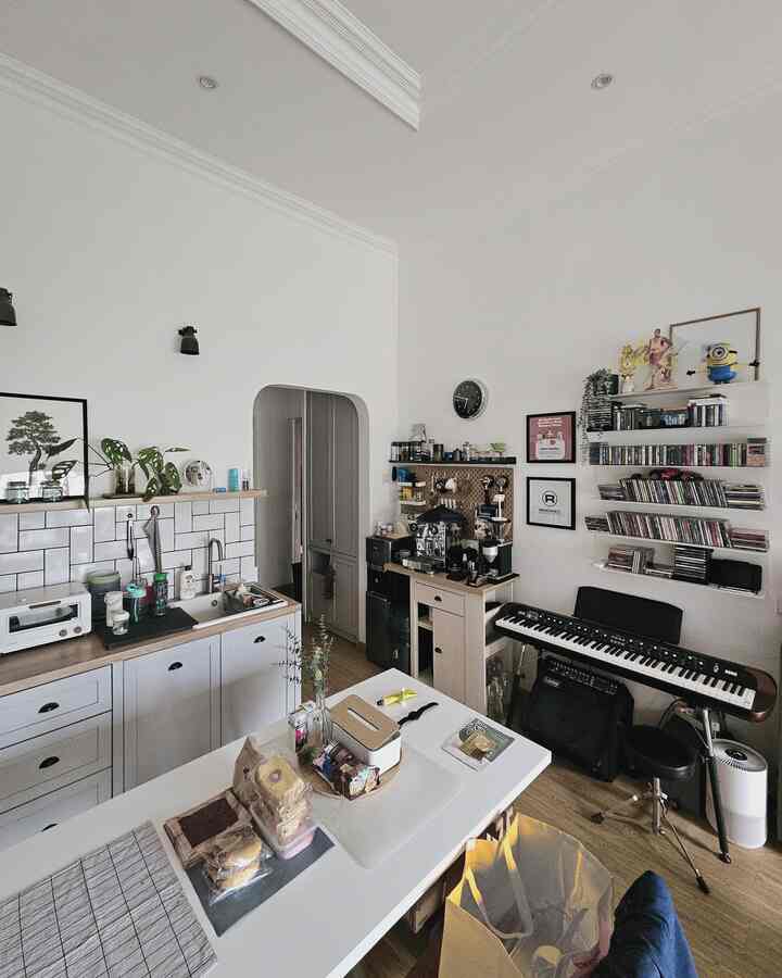 Berbagi ide berbagi informasi saling menginspirasi
have a nice day everyone ❤️🫰
#myhouseinspirasion #lantaivinyl #catdinding #plafongypsum #mebelHPL #kursimakankayu #lampuLED