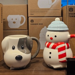 🎅🌲☃️
스타벅스에도 겨울이 찾아왔네요 💚❤️
텀블러랑 머그컵 구경하는데 재미있어요!
산타 베어리스타 케이크 🍰
오 하나 먹을까하다가 950칼로리..😂... 다음에 먹어야지..
딸기라떼 하나 사먹고 왔네요 🍓
얼른 프리퀀시 모아서 조명으로 바꿔야지!
#스타벅스 #스타벅스컵 #스타벅스텀블러 #스타벅스머그컵
