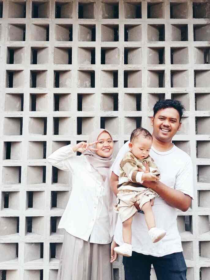 Pemasangan roster depan rumah sengaja kami buat tidak sejajar, agar tidak terlihat kaku dan lebih eye cathing 😍 #fasadroster #rosterrumah #rosternako 