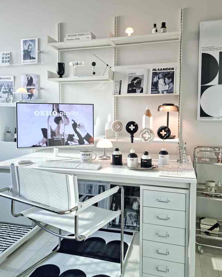 #家の贈り物
ユニークでエレガントなデザインのキャンドルセット〜
燃やすのが惜しいので火はつけられません〜
棚の上に置いたが、ほのかなバラの香りが良かった。 

豆から抽出した植物性材料で丁寧に作られた100％ハンドメイドキャンドルで、より繊細でモダンな感じ🤍 
パッケージも豪華でプレゼント用に本当にいいようですね🎁 

＃キャンドル＃キャンドルおすすめ＃インテリアアクセサリー＃オブジェ＃オブジェクト＃家の贈り物＃デスクテリア＃ホームオフィス＃デスク用品＃デスク飾り＃家飾り小物＃インテリアキャンドル＃小物インテリア＃ホームデコ＃クリスマスプレゼントおすすめ＃ラビウムキャンドル＃ラビウム＃クリスマスプレゼント＃プレゼント＃かわいいテム最高 
