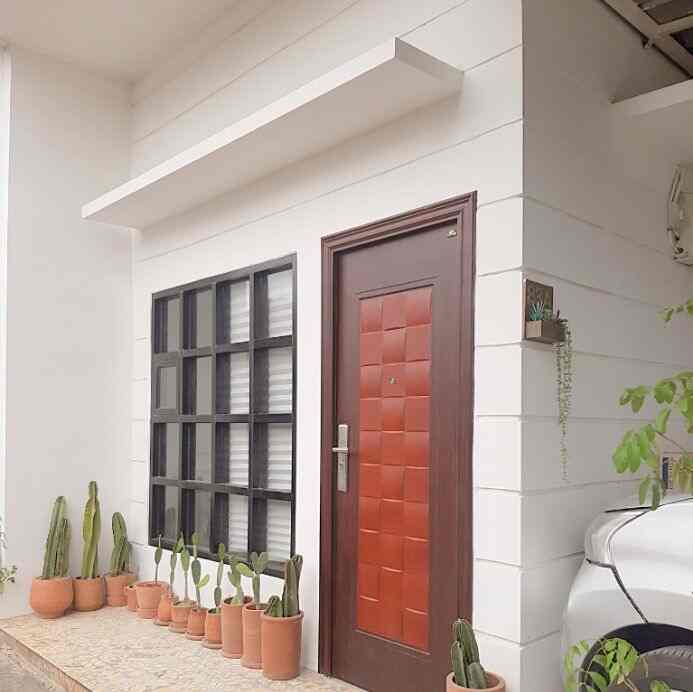 ✨️Fasad Minimalis Rumah Ujung Gang✨️

Fasad rumah ini dominan cat warna putih
dengan pintu baja&alumunium dan jendela alumunium yg dipilih karena daerah rumah cukup lembab dan rawan rayap.
#InspirasiFasad
#StyleFasad
#pintumasuk 
#Pintuutama 
#jendelaalumunium
#pintubaja
#pintualumunium
#potteracota
