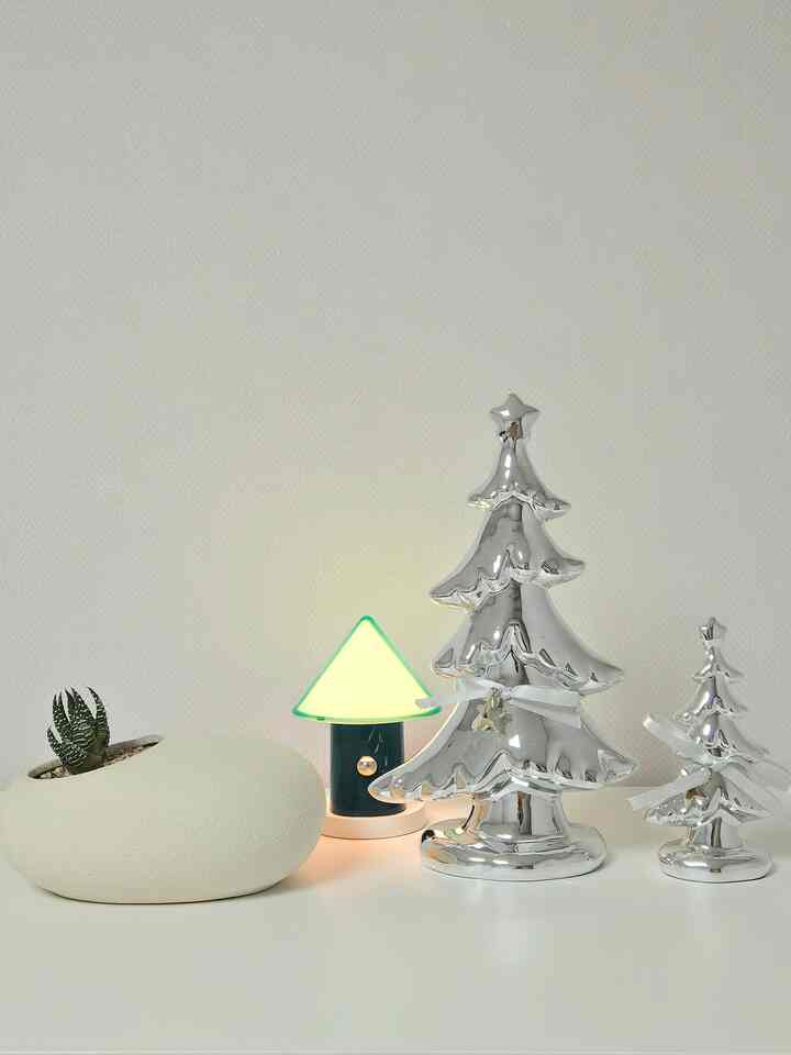 I really like the silver color of the Modern House Christmas props 🩶

#Today's Christmas #2일차기록

#Today's scene cut #콘수프기록 #오늘의집에서샀어
#Christmas props #크리스마스데코 #크리스마스장식

#Christmas preparation #크리스마스장면한컷

#Christmas item #모던하우스크리스마스 #모던하우스소품

#Object props #실버인테리어 #실버소품 #예쁜템최고야

#Pretty lighting #예쁜소품 #루메나 #루메나조명 #조명추천
#Mood lighting #무드등소품 #소품인테리어 #선물추천