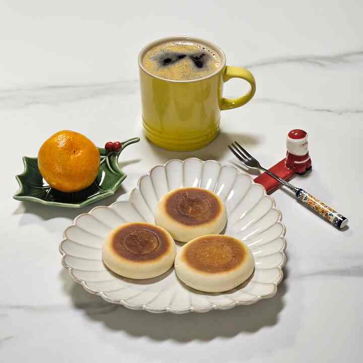 #오홈스토랑 #콘수프기록 
HoneyHotteok that comes to mind sometimes😋

#HoneyHotteok #하트접시 #모던하우스접시 
#ModernHouseSpoonRest #모던하우스크리스마스 
#Today's Scene #홈브런치 #오늘뭐먹지 #간식
#SnackTime #간식추천 #간식메뉴 #내돈내산 
#IBuyItAtToday'sHouse #집에서제일바빠 
#I'mAlsoACreator #맞팔 #맞팔환영
