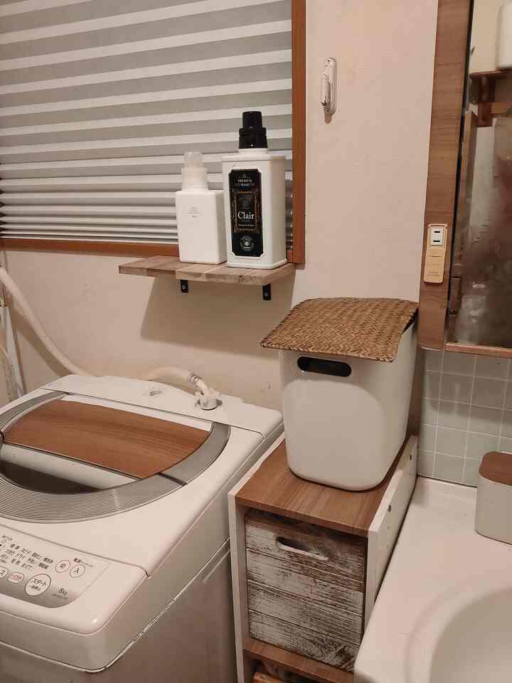 #全面所　#リメイクシート
古い洗面台や洗濯機やカラーボックスをリメイクシートで貼りました。