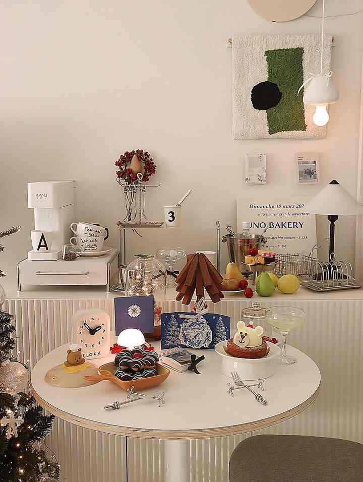 A home cafe zone decorated in one corner of the living room~ Lighting is a prop that can't be left out as it makes any space stand out!
The lighting that increases the warm temperature creates a cozy emotional mood,
and adds a bright and refreshing feeling, so it's a must-have as an object.
The fabric lighting that turns on and off with batteries is
a cute point hanging from the ceiling.
The stand lighting that resembles a candle is a modern lighting that's good for adding a point to a white space.
The mini mushroom lamp is good for decorating anywhere without restrictions, such as on a dining table or desk. Decorate your home to your taste with various designs of lighting~

#Interior Flower is Lighting #조명 #조명인테리어 #조명추천 
#Lighting Stand #단스탠드 #단스탠드조명 #펜던트조명 
#Pendant Lighting #테이블램프 #포터블조명 #포터블램프 
#Home Cafe #홈카페테이블 #테이블데코