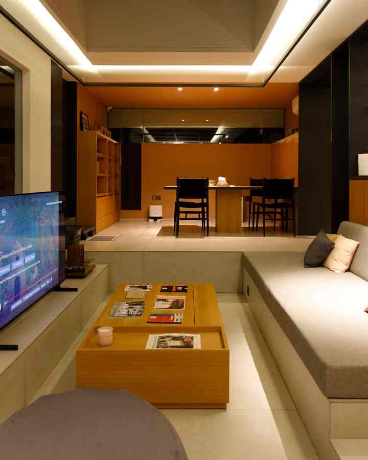 Open space vibes di rumah kami! Living room, dapur, dan ruang makan menyatu tanpa sekat, bikin suasana terasa lega dan cozy. Tempat favorit buat kumpul bareng keluarga sambil santai ✨️
#BeanBag #Candle #KursiMakan #LivingRoom #RumahTanpaSekat #OpenSpace #DapurOpenSpace