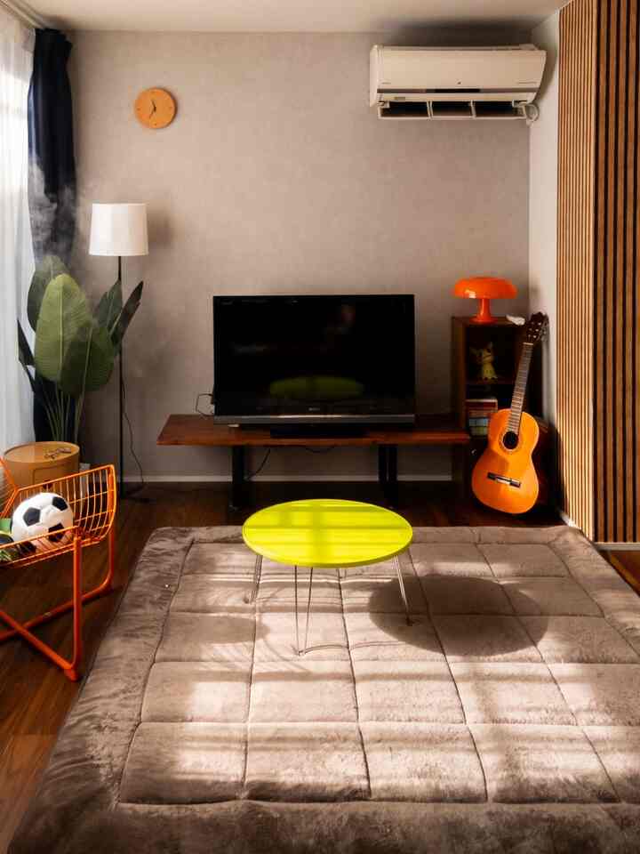 Living room set up for winter.

I want to practice guitar,
so I put it out so I can use it right away.

#Living room #ギター #ikea