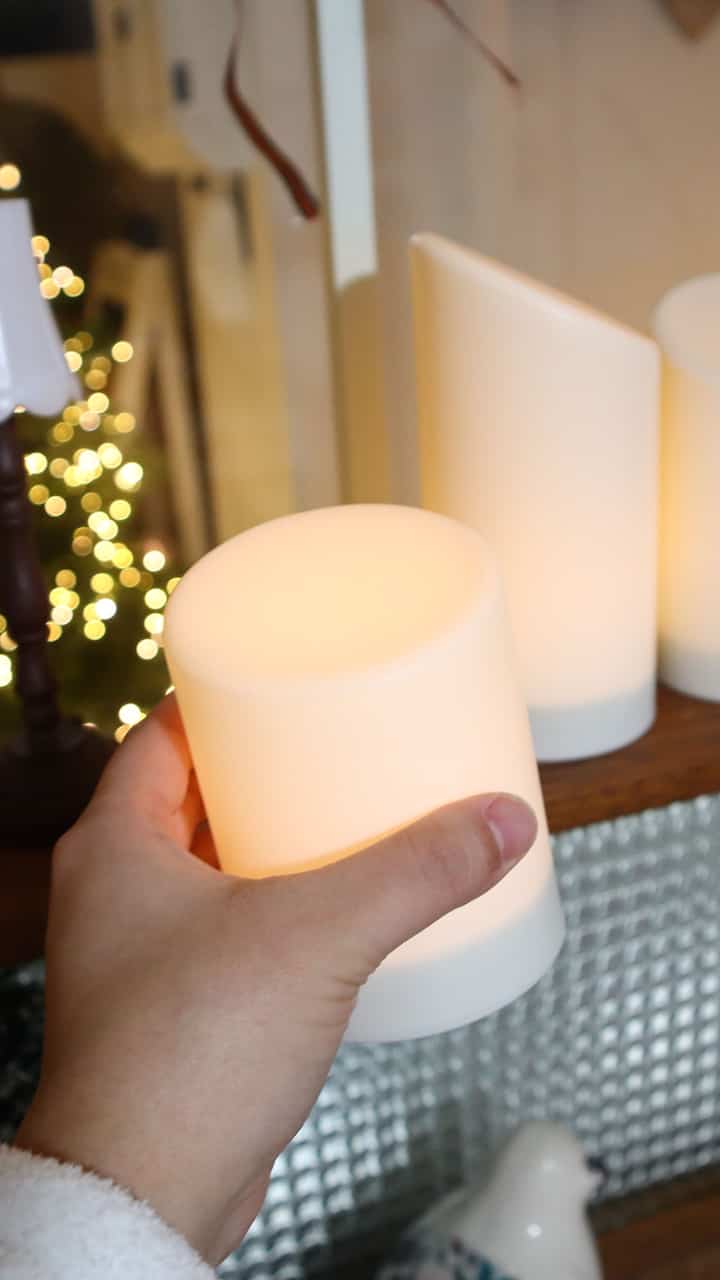 キャンドルインテリアをする！🕯
窓の仕切りでスペース分けしてキャンドル飾ってくれました。✨️
窓際にいる気分が聞こえて  #클래스오감리뷰 #오늘장면한컷 #요즘소비기록 #콘수프기록 #오늘의우리집 #홈카페인테리어 #홈카페존 #홈카페족 #홈카페 #크리스마스인테리어 #캔들인테리어 #오브제캔들 #이케아추천템 #이케아소품 #인테리어소품추천 #파티션인테리어 #파티션 #공간분리인테리어 #가벽인테리어 #가벽파티션 #크리스마스장식 #크리스마스소품 