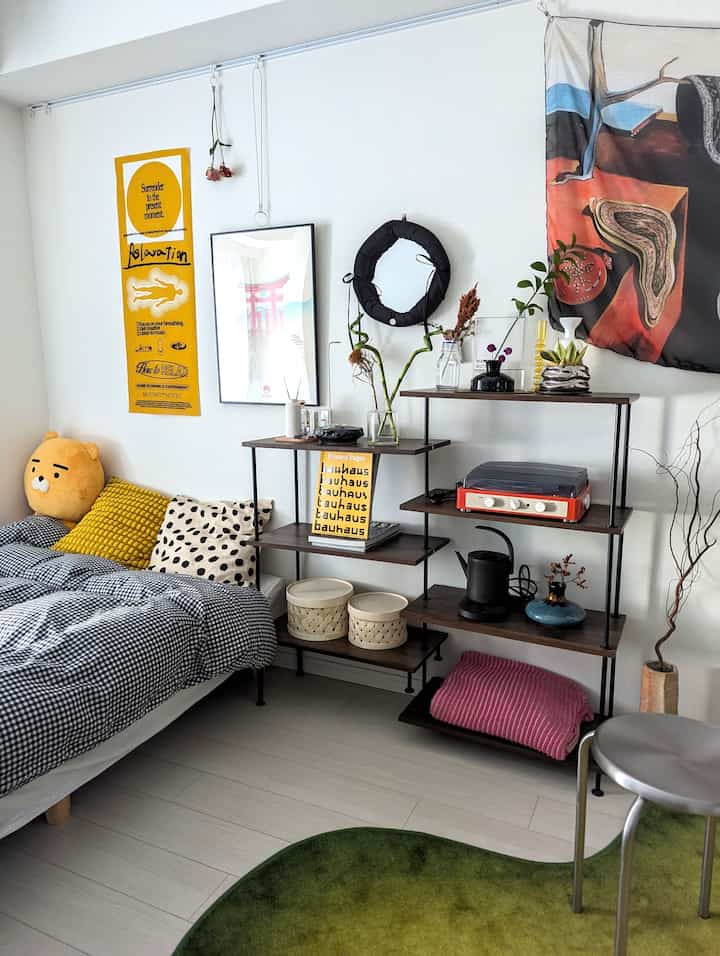 #ラック #ミラー #ミラーインテリア #アート #ファブリック小物 #ファブリックインテリア #ファブリックポスター #花瓶インテリア #花瓶 #IKEA #IKEA収納 #韓国インテリア #カラフル #カラフルなインテリア #ケトル