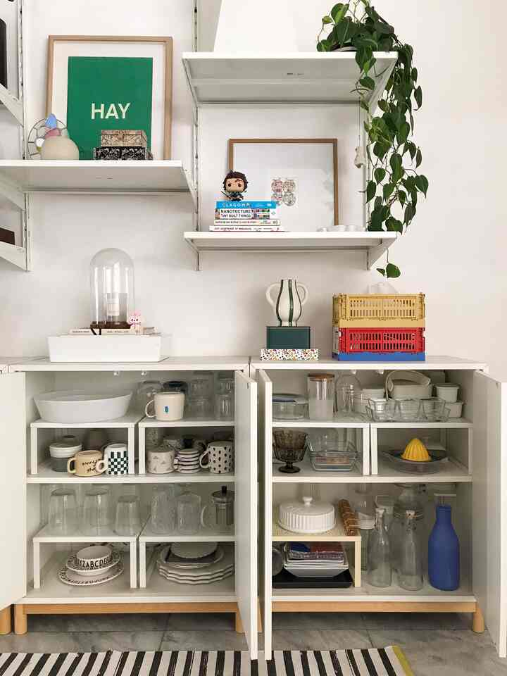There are closed and open storage for eating and drinking utensils. More closed ones so that they are neater and dust-free. Open storage is only in the kitchen because the plates and bowls are always used every day so there is no time for dust to stick.

#kitchenorganizing #openshelves #ikea #ikeahome #tablewares #storageidea #cupboardorganizing
